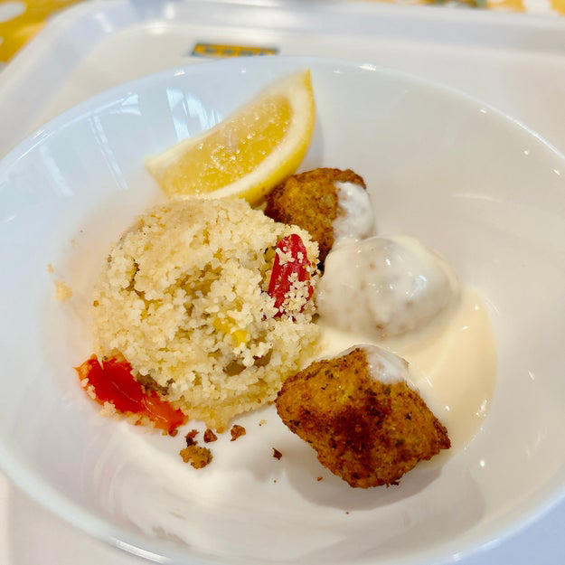 イケアで、本格的な“中東の伝統料理”が販売されています。, 本場の味が手軽に楽しめます！, クミンなどのスパイスを使った、本格的な味わいです。, クスクスも楽しめます。