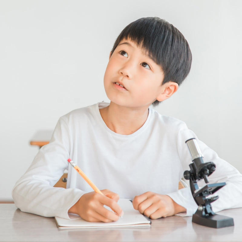 煮え切らない返事ばかりでイライラ, 「ちゃんと考えて」が通用しないのはなぜ？, 「うーん」で終わらせないために。子どもが考え始める問いの作り方, 子どもは「うーん」の中で考えている