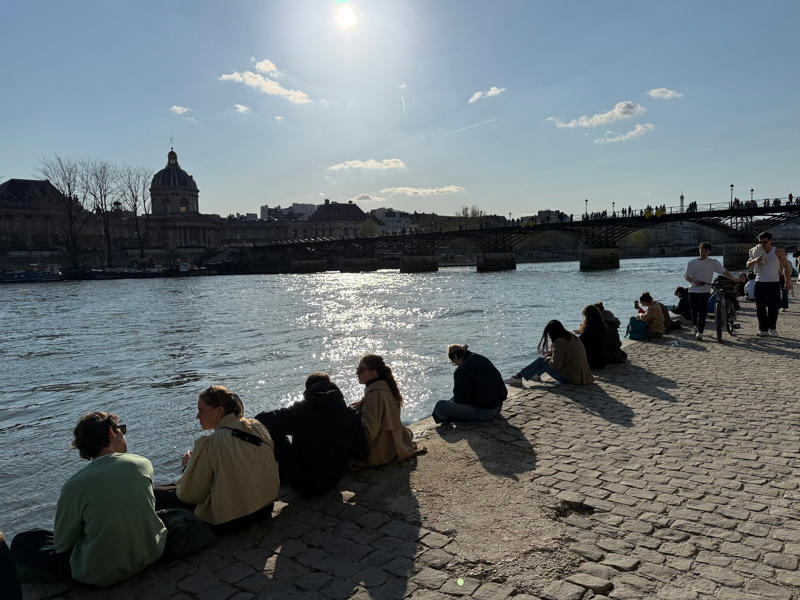Dos and don’ts in Paris , Are people in Paris friendly to Americans? , What to do in Paris , What needs reservations in Paris? , What requires tickets in Paris? , How should tourists dress in Paris? , Is it still safe to travel to Paris right now? , Is ,000 enough for a week in Paris? , Are you supposed to tip in Paris? , What is the best way for tourists to get around Paris?
