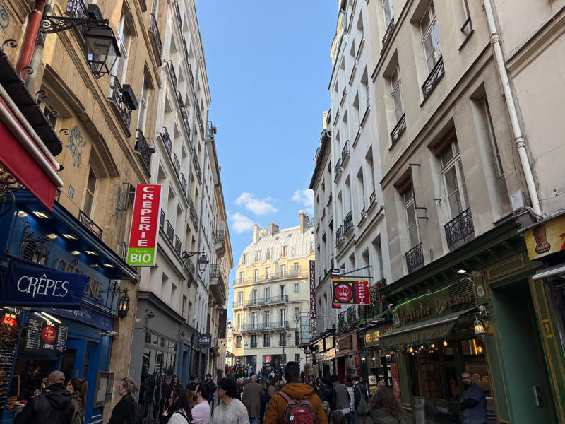 Dos and don’ts in Paris , Are people in Paris friendly to Americans? , What to do in Paris , What needs reservations in Paris? , What requires tickets in Paris? , How should tourists dress in Paris? , Is it still safe to travel to Paris right now? , Is ,000 enough for a week in Paris? , Are you supposed to tip in Paris? , What is the best way for tourists to get around Paris?