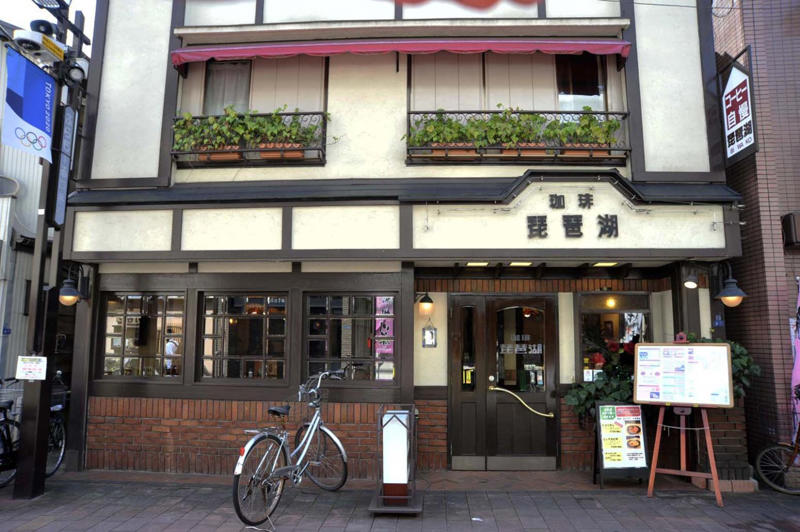王道純喫茶で味わう昔ながらのナポリタン『珈琲 琵琶湖』, 『珈琲 琵琶湖』店舗詳細, オリジナリティあふれるモーニングが自慢！『きりん珈琲』, 『きりん珈琲』店舗詳細, ロートレックの作品を飾った古き良きパリのカフェ『チェリー』, 『チェリー』店舗詳細, 時がゆっくりと流れる昭和レトロ喫茶『テラス・ドルチェ』, 『テラス・ドルチェ』店舗詳細, スペシャリティコーヒーに定食、お酒まで楽しめる『Cafe ig（カフェ アイジー）』, 日本茶で楽しむ和スタイルカフェ『KAKUMEI Burger&amp;Café』, おいしいマクロビで心も体もリセット『ひだまりカフェ』, 『ひだまりカフェ』店舗詳細