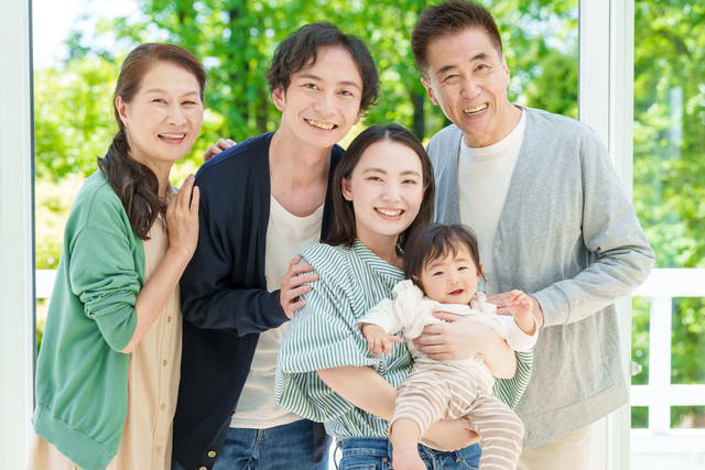 約半数が「祖父母の支援なし」で子育て, 支援を受けている家庭の本音は「助かるけれど、申し訳ない」, 必要なときだけお願いする関わり方, あえて頼らない家庭が大切にする価値観