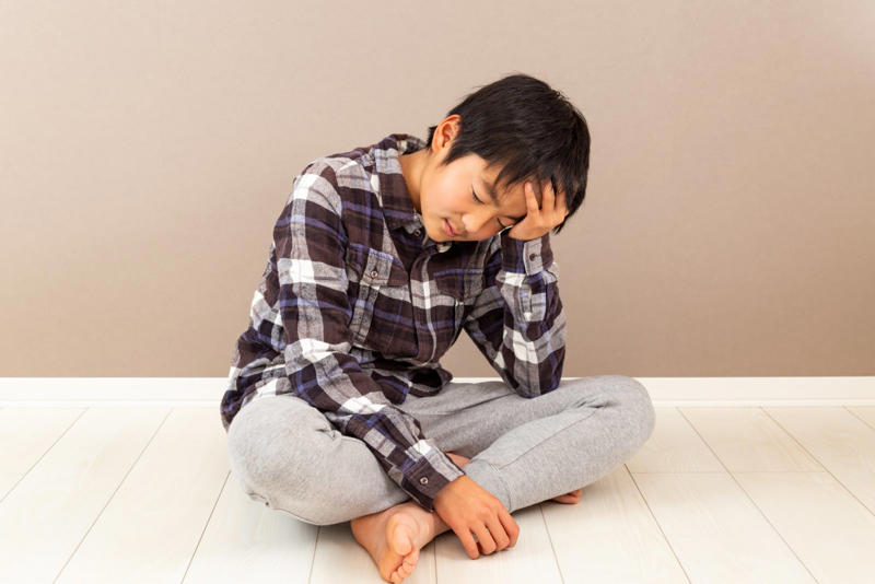 煮え切らない返事ばかりでイライラ, 「ちゃんと考えて」が通用しないのはなぜ？, 「うーん」で終わらせないために。子どもが考え始める問いの作り方, 子どもは「うーん」の中で考えている
