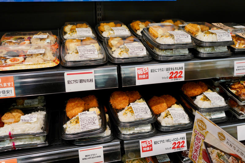 ■「激安弁当は“攻める商品”」, ■段ボール陳列の裏にある“食”への執念, ■トライアル西友でも広がる激安弁当, ■激安弁当は“つかの間のオアシス”