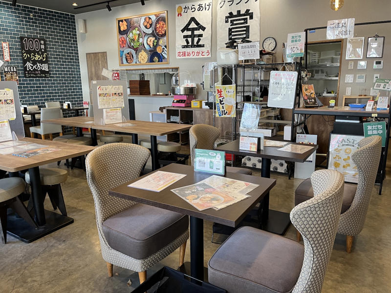 お弁当も可。手仕事の温かみが伝わるこだわり定食『キッチン ホーリー』, 『キッチン ホーリー』店舗詳細, 子供からお年寄りまでミートソースの虜（とりこ）に『bottega 柏店』, 『bottega 柏店』店舗詳細, 希少豚「林SPF」を岩塩で味わうとんかつ定食『とんかつ瓢（ひさご）』, 『とんかつ瓢』店舗詳細, 一度食べたらヤミツキのカシミールカレー『カレーの店 ボンベイ本店』, 『カレーの店ボンベイ』店舗詳細, おかわり自由のサラダもランチの名物『ワイン&amp;クラフトビール肉バル ティグリ』, 『ワイン&amp;クラフトビール肉バル ティグリ』店舗詳細, 噛み締めるほどに旨味弾けるローストポークオーバーライス『食堂endo』, 『食堂endo』店舗詳細, 濃厚なニンニクソースの鹿丼を味わう『クラフトビールとジビエ 地産地消Cafe&amp;Bar Cluster』, 『クラフトビールとジビエ 地産地消Cafe&amp;Bar Cluster』店舗詳細, 楽しみは鮮度がきわだつサラダバー『ザ・ライフ』, 一度では口に収まらない！ 名物からあげの定食『わとか食堂 柏豊四季台店』, 『わとか食堂 柏豊四季台店』 店舗詳細, 柏で60年以上愛される町中華『麺処・餃子処 TESHI』, 『麺処・餃子処 TESHI』店舗詳細, 柏野菜の手料理は、体が喜ぶ味わい『Vegetable &amp; fruit 古民家カフェ conaya』, 『Vegetable &amp; fruit 古民家カフェ conaya』店舗詳細, 中国野菜の聖地で味わう独創的な味『中国料理文菜華（ぶんさいか）』, 『中国料理文菜華』店舗詳細, ワインの供は地元の朝採れ野菜料理『クアトロ・スタジオーネ』, 『クアトロ・スタジオーネ』店舗詳細, 1、2人なら、店主との会話も楽しいカウンターへ『お料理 なかき』, 『お料理 なかき』店舗詳細, ハレの日に出かけたい中華の名店『老中国菜 知味斎』, 『老中国菜 知味斎』店舗詳細, 余韻の長～い郷土料理とワインを『Trattoria Chicco』, 味わうほどに痛感するナポリへの心意気『Pizzeria Tintarella』, 皿に凝縮された手仕事の結晶『BISTRO GAVROCHE』