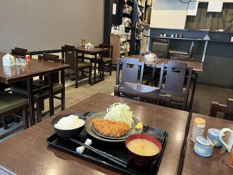 お弁当も可。手仕事の温かみが伝わるこだわり定食『キッチン ホーリー』, 『キッチン ホーリー』店舗詳細, 子供からお年寄りまでミートソースの虜（とりこ）に『bottega 柏店』, 『bottega 柏店』店舗詳細, 希少豚「林SPF」を岩塩で味わうとんかつ定食『とんかつ瓢（ひさご）』, 『とんかつ瓢』店舗詳細, 一度食べたらヤミツキのカシミールカレー『カレーの店 ボンベイ本店』, 『カレーの店ボンベイ』店舗詳細, おかわり自由のサラダもランチの名物『ワイン&amp;クラフトビール肉バル ティグリ』, 『ワイン&amp;クラフトビール肉バル ティグリ』店舗詳細, 噛み締めるほどに旨味弾けるローストポークオーバーライス『食堂endo』, 『食堂endo』店舗詳細, 濃厚なニンニクソースの鹿丼を味わう『クラフトビールとジビエ 地産地消Cafe&amp;Bar Cluster』, 『クラフトビールとジビエ 地産地消Cafe&amp;Bar Cluster』店舗詳細, 楽しみは鮮度がきわだつサラダバー『ザ・ライフ』, 一度では口に収まらない！ 名物からあげの定食『わとか食堂 柏豊四季台店』, 『わとか食堂 柏豊四季台店』 店舗詳細, 柏で60年以上愛される町中華『麺処・餃子処 TESHI』, 『麺処・餃子処 TESHI』店舗詳細, 柏野菜の手料理は、体が喜ぶ味わい『Vegetable &amp; fruit 古民家カフェ conaya』, 『Vegetable &amp; fruit 古民家カフェ conaya』店舗詳細, 中国野菜の聖地で味わう独創的な味『中国料理文菜華（ぶんさいか）』, 『中国料理文菜華』店舗詳細, ワインの供は地元の朝採れ野菜料理『クアトロ・スタジオーネ』, 『クアトロ・スタジオーネ』店舗詳細, 1、2人なら、店主との会話も楽しいカウンターへ『お料理 なかき』, 『お料理 なかき』店舗詳細, ハレの日に出かけたい中華の名店『老中国菜 知味斎』, 『老中国菜 知味斎』店舗詳細, 余韻の長～い郷土料理とワインを『Trattoria Chicco』, 味わうほどに痛感するナポリへの心意気『Pizzeria Tintarella』, 皿に凝縮された手仕事の結晶『BISTRO GAVROCHE』