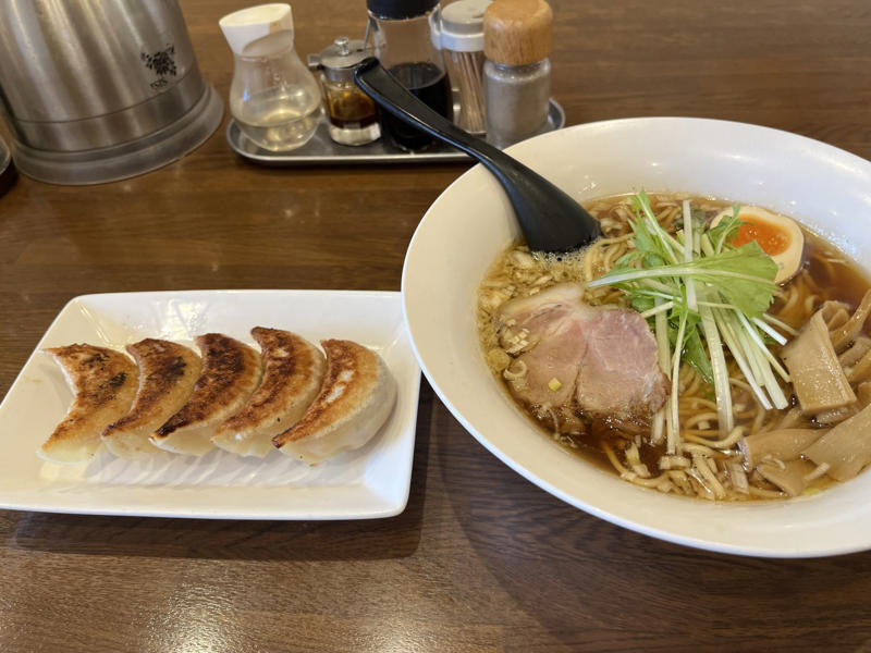 お弁当も可。手仕事の温かみが伝わるこだわり定食『キッチン ホーリー』, 『キッチン ホーリー』店舗詳細, 子供からお年寄りまでミートソースの虜（とりこ）に『bottega 柏店』, 『bottega 柏店』店舗詳細, 希少豚「林SPF」を岩塩で味わうとんかつ定食『とんかつ瓢（ひさご）』, 『とんかつ瓢』店舗詳細, 一度食べたらヤミツキのカシミールカレー『カレーの店 ボンベイ本店』, 『カレーの店ボンベイ』店舗詳細, おかわり自由のサラダもランチの名物『ワイン&amp;クラフトビール肉バル ティグリ』, 『ワイン&amp;クラフトビール肉バル ティグリ』店舗詳細, 噛み締めるほどに旨味弾けるローストポークオーバーライス『食堂endo』, 『食堂endo』店舗詳細, 濃厚なニンニクソースの鹿丼を味わう『クラフトビールとジビエ 地産地消Cafe&amp;Bar Cluster』, 『クラフトビールとジビエ 地産地消Cafe&amp;Bar Cluster』店舗詳細, 楽しみは鮮度がきわだつサラダバー『ザ・ライフ』, 一度では口に収まらない！ 名物からあげの定食『わとか食堂 柏豊四季台店』, 『わとか食堂 柏豊四季台店』 店舗詳細, 柏で60年以上愛される町中華『麺処・餃子処 TESHI』, 『麺処・餃子処 TESHI』店舗詳細, 柏野菜の手料理は、体が喜ぶ味わい『Vegetable &amp; fruit 古民家カフェ conaya』, 『Vegetable &amp; fruit 古民家カフェ conaya』店舗詳細, 中国野菜の聖地で味わう独創的な味『中国料理文菜華（ぶんさいか）』, 『中国料理文菜華』店舗詳細, ワインの供は地元の朝採れ野菜料理『クアトロ・スタジオーネ』, 『クアトロ・スタジオーネ』店舗詳細, 1、2人なら、店主との会話も楽しいカウンターへ『お料理 なかき』, 『お料理 なかき』店舗詳細, ハレの日に出かけたい中華の名店『老中国菜 知味斎』, 『老中国菜 知味斎』店舗詳細, 余韻の長～い郷土料理とワインを『Trattoria Chicco』, 味わうほどに痛感するナポリへの心意気『Pizzeria Tintarella』, 皿に凝縮された手仕事の結晶『BISTRO GAVROCHE』