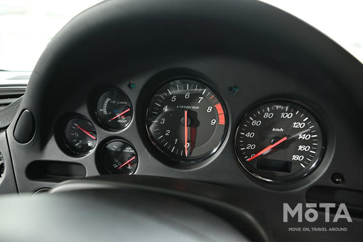 マツダ RX-7の概要, 25年ワンオーナー・フルノーマルのRX-7を紹介, マツダ RX-7の外観, マツダ RX-7の内装, まとめ：四半世紀の愛情が紡いだストーリーを感じる一台