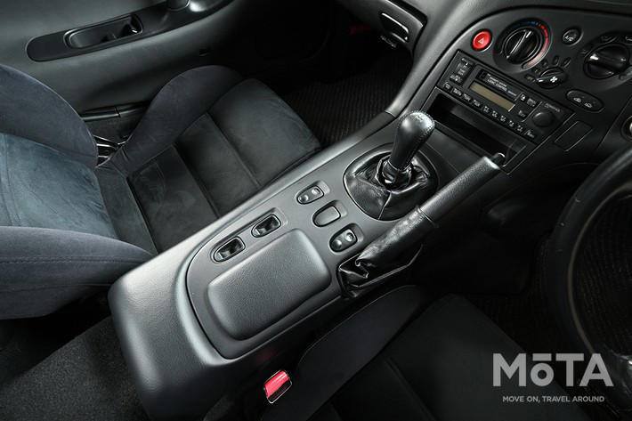 マツダ RX-7の概要, 25年ワンオーナー・フルノーマルのRX-7を紹介, マツダ RX-7の外観, マツダ RX-7の内装, まとめ：四半世紀の愛情が紡いだストーリーを感じる一台