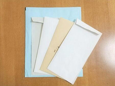 再利用方法その①ゴミ入れに使う, 再利用方法その②お金の管理に使う, 再利用方法その③メモ帳にする, 再利用方法その④本のしおりに, 再利用方法その⑤ポチ袋にリメイク