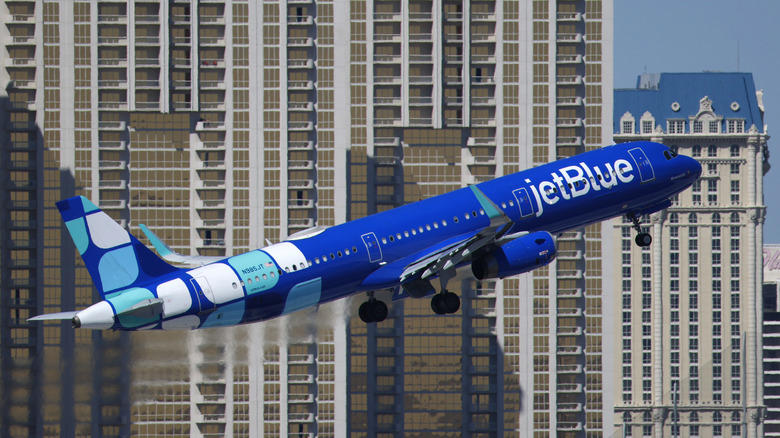 #8. Spirit Airlines, #7. Frontier Airlines, #6. Allegiant Air, #5. Sun Country Airlines, #4. Avelo Airlines, #3. Breeze Airways, #2. JetBlue Airways, #1. Southwest Airlines, Methodology