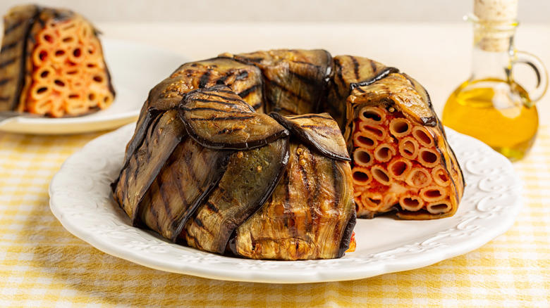 Tuna noodle casserole, Timballo, American goulash, Spaghetti Aquitania, Noodles Romanoff, Johnny Marzetti, Macaroni loaf