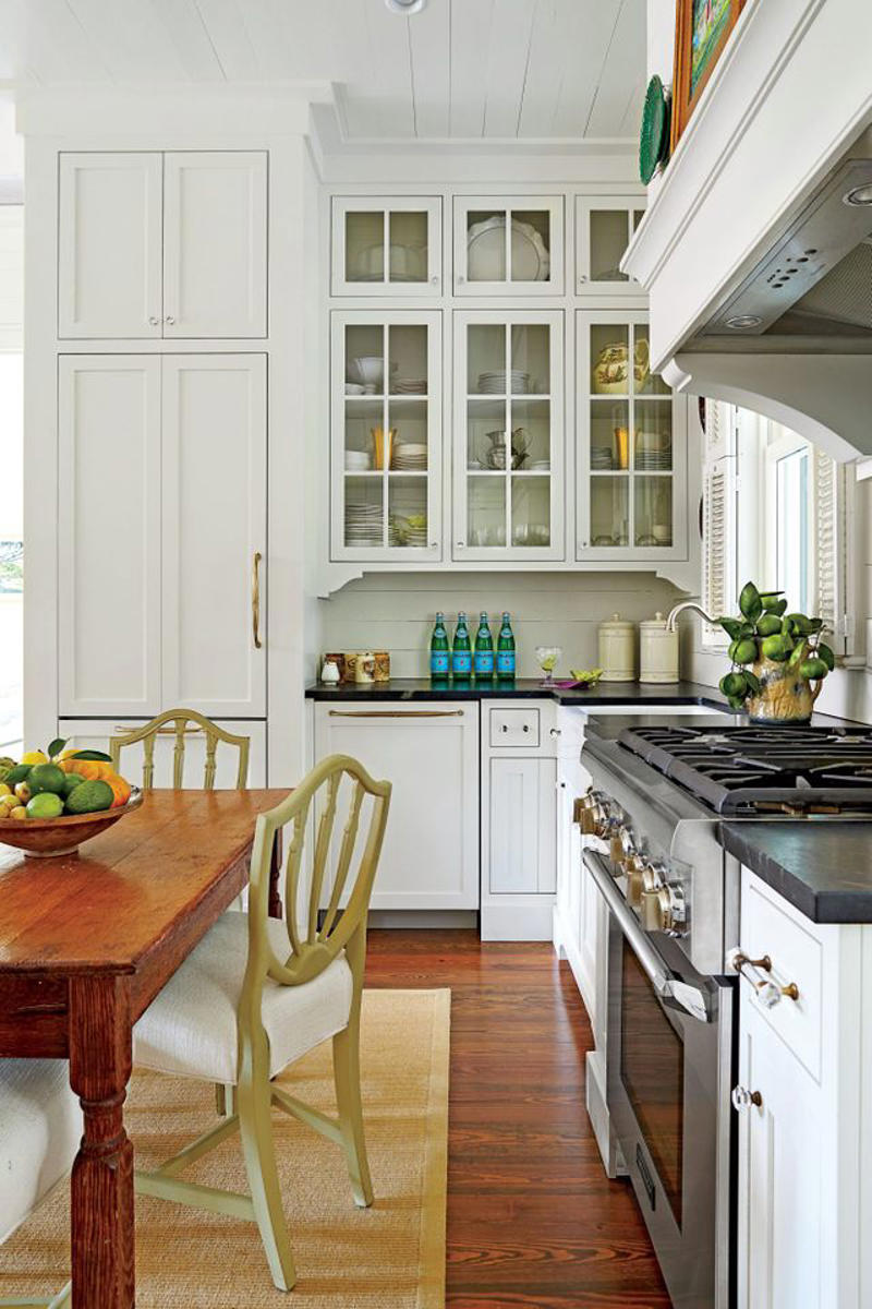 Leave Front Porch Unscreened For Maximum Sunlight, Create An Inviting And Open Space To Entertain, Go For Glass-Front Upper Cabinets, Hide Appliances Behind Cabinets, Let There Be Lots Of Natural Light, Incorporate Simple Design, Think of Clever Places For Antiques, Choose Materials That Build Character, Design A Space For Gathering, Pay Attention To Scale