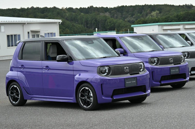 ホンダらしいFUNを追求, EV時代の「走る楽しさ」とは, 当時を知る世代とその息子をロックオン?, 純正アクセサリーでブルドッグ感マシマシ!, 【フォトギャラリー】ホンダ「スーパーワン」