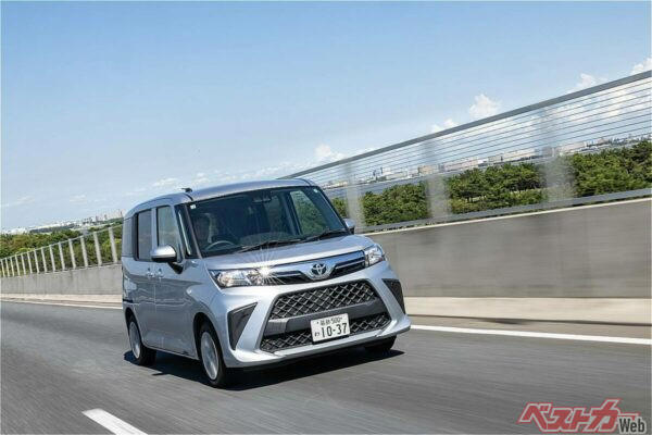 単一車型の販売ランキング1位はなに？, ストロングハイブリッドを価格破壊したライズ, スーパーハイトワゴンの魅力を拡張したルーミー, ダイハツの値ごろ感をトヨタディーラーで買える安心感