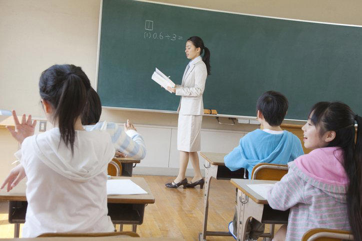 ■「パフォーマンス評価」保護者から詰められ, ■学校より「塾」優先は当たり前, ■疲弊した子どもが増えている, ■2学期以降「学校には行かせない」という保護者も, ■学校や教員は「バカにされている」？, ■学校と塾の連携も, ■教育現場の努力のゆくえは？