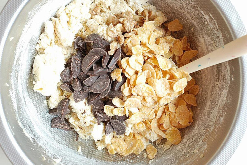 ザクザク！チョコチャンククッキーを作るのにかかる時間, ザクザク！チョコチャンククッキーのカロリー, コウケンテツさんのザクザク！チョコチャンククッキーを再現！, ザクザク！チョコチャンククッキーの材料（15枚分）, ザクザク！チョコチャンククッキーの作り方, アメリカンクッキーの保存方法