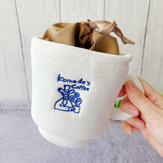 コメダでは、思わず二度見してしまう「ゆるかわ雑貨」を販売中です！, 存在感たっぷりの、ユニークなデザインがかわいい！, ふわっと優しい肌触りに癒されます。, 想像以上にたくさん入って驚きました！, 倒れている姿さえかわいくて、心が和みます。, 部屋に飾っておくと、癒し効果ばつぐんですよ。