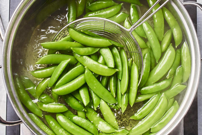 How blanching works (and why you should do it), How to blanch vegetables, How long to blanch, Blanching tools