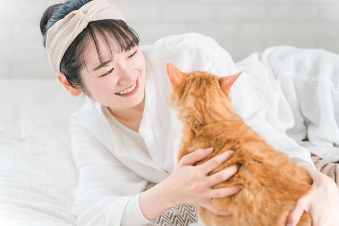 猫に「話しかける」と起こる3つのメリット, 1.信頼関係が深まる, 2.体調の変化に気づきやすくなる, 3.猫の脳が活性化する, 猫が「心地よい」と感じる話し方のポイント, これはNG！猫が嫌がる話し方
