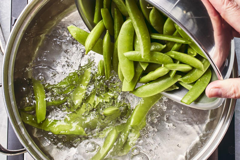 How blanching works (and why you should do it), How to blanch vegetables, How long to blanch, Blanching tools