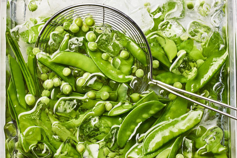 How blanching works (and why you should do it), How to blanch vegetables, How long to blanch, Blanching tools