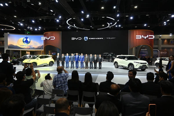 モーターショーは年間の2割を売る重要な新車販売の場, シェアを伸ばし、ショーにも数多く出展する中国ブランド, タイで生産する「ランドクルーザーFJ」を発売, 中国生産のEVを持ち込んだホンダとマツダ, ハイブリッドを展示した日産と三菱自動車, 中国EVがどこまで普及するのかに注目