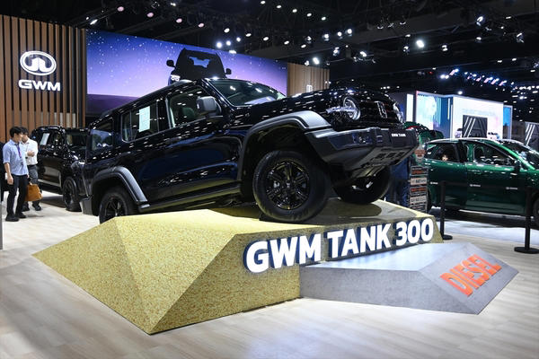 モーターショーは年間の2割を売る重要な新車販売の場, シェアを伸ばし、ショーにも数多く出展する中国ブランド, タイで生産する「ランドクルーザーFJ」を発売, 中国生産のEVを持ち込んだホンダとマツダ, ハイブリッドを展示した日産と三菱自動車, 中国EVがどこまで普及するのかに注目