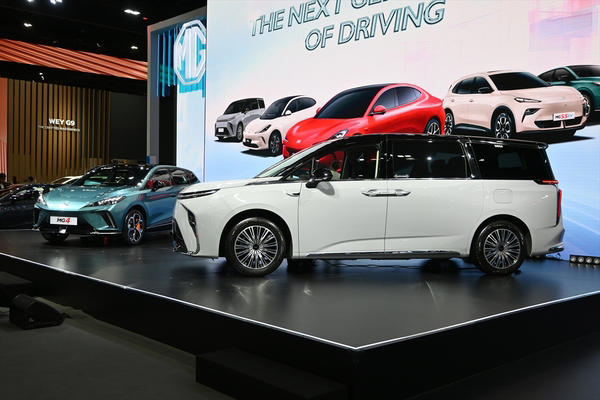 モーターショーは年間の2割を売る重要な新車販売の場, シェアを伸ばし、ショーにも数多く出展する中国ブランド, タイで生産する「ランドクルーザーFJ」を発売, 中国生産のEVを持ち込んだホンダとマツダ, ハイブリッドを展示した日産と三菱自動車, 中国EVがどこまで普及するのかに注目