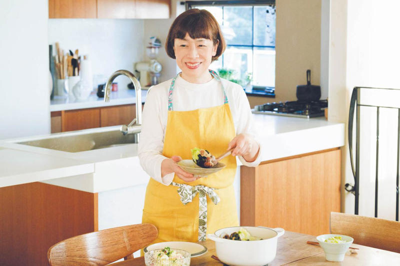 地元の春ならではの味を毎年、心待ちにして, 1日目の朝ごはん, 【卵焼き】口にするとホッとする定番おかず, 【ひじきとツナのサラダ】シャキシャキの玉ねぎがアクセントに, 【スナップえんどうのみそ汁】鮮やかな緑色で春らしさを感じる