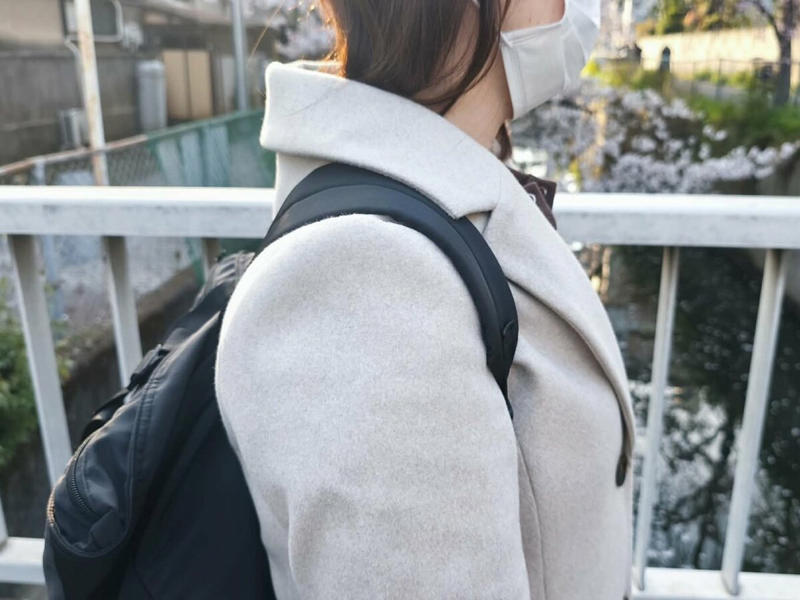 1：「撥水加工×濃い色」で“お手入れ”をラクに, 2：「ポケット多め」が正解！探す時間をゼロに, 3：重くなったら「リュック」に変えて身軽に, 4：「コンパクト化」で収納スペースを節約
