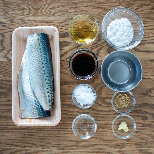 作り方：① サバは骨を抜き、食べやすい大きさに切る。 ポリ袋にサバと【A】を入れ、軽くもんでなじませる。, ② ①に片栗粉をまんべんなく、薄くまぶす。, ③ フライパンに油（分量外、大さじ2）を引き、中火で熱し、②を並べて焼く。火が通ったら【B】を加え、たれにとろみがつき、全体に照りが出るまで煮絡める。器に盛り付けて、白いりごまを散らしたら、完成！, ⚠️失敗しないためのコツやポイント, ❓よくある質問（FAQ）