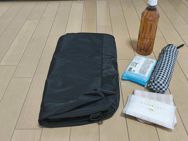 1：「撥水加工×濃い色」で“お手入れ”をラクに, 2：「ポケット多め」が正解！探す時間をゼロに, 3：重くなったら「リュック」に変えて身軽に, 4：「コンパクト化」で収納スペースを節約