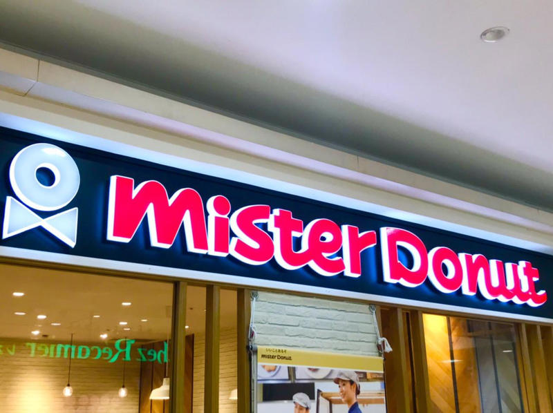 マイルドな辛さの「バターチキンカレーパイ」, 断面に感動！ たっぷり詰まったカレーフィリング, クリーミーなクロックムッシュ風パイ, ホワイトソースが食欲をそそる美しい断面