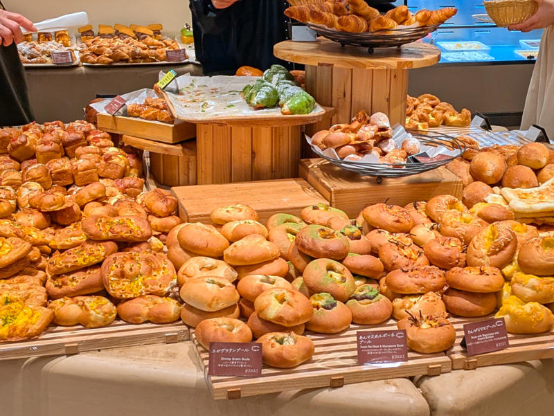 ・いつの間に、昼から食べ放題を, ・食べ放題のルール, ・パン好きには楽園, ・おそらくミニキューブパンチョコが1番人気, ・単品価格で計算すると余裕で元が取れる, ・今回訪問した店舗の情報