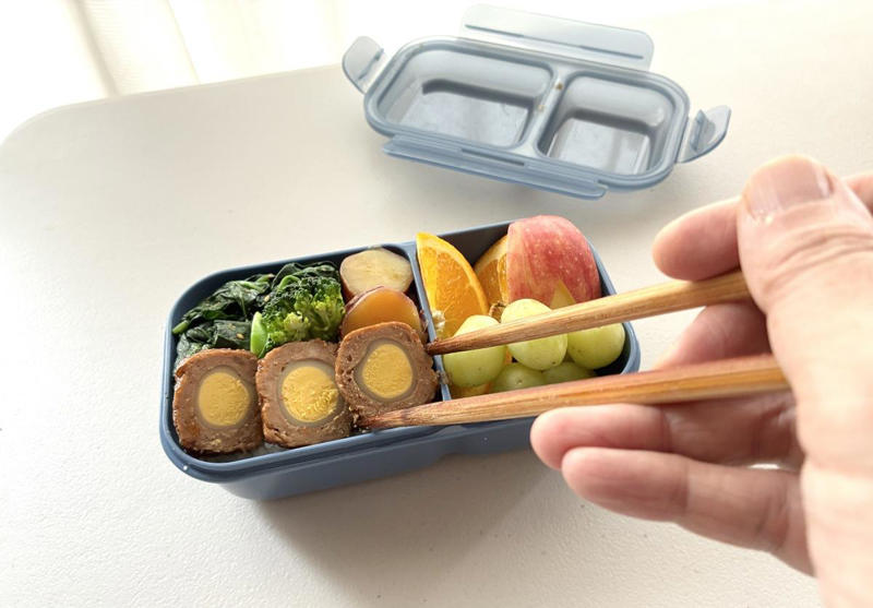 ずばり「盛付けしやすい」お弁当箱, 同じ600mlの弁当箱。比較してみたら…, 区切られたスペースもグッド, 食洗機、レンジ対応で実用性も完璧！