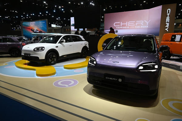 モーターショーは年間の2割を売る重要な新車販売の場, シェアを伸ばし、ショーにも数多く出展する中国ブランド, タイで生産する「ランドクルーザーFJ」を発売, 中国生産のEVを持ち込んだホンダとマツダ, ハイブリッドを展示した日産と三菱自動車, 中国EVがどこまで普及するのかに注目