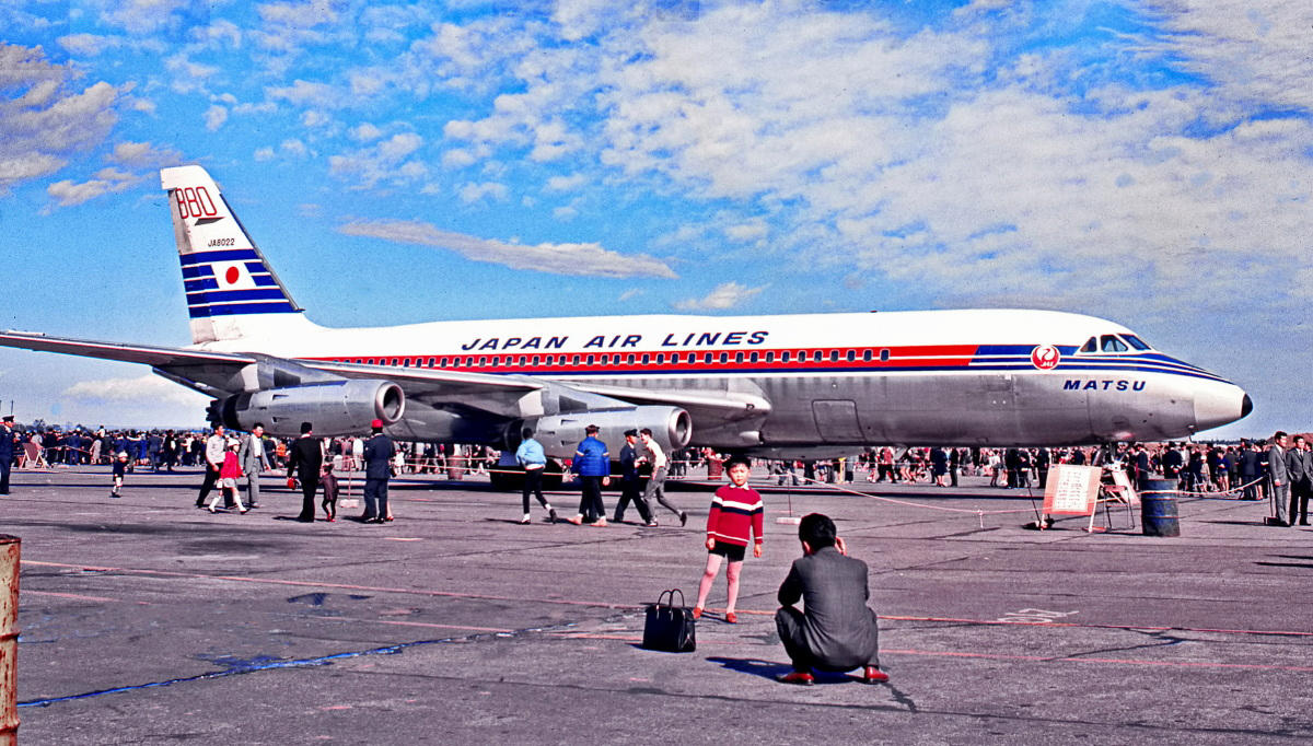 ボーイング737 MAX 9 初飛行 2017年4月13日, Su-34 初飛行 1990年4月13日, アエロフロート・ロシア航空 スカイチーム加盟 2006年4月14日, B-52 初飛行 1952年4月15日, JAL 東京〜ソウル線開設 1964年4月15日, T-45 ゴスホーク 初飛行 1988年4月16日, フェデラル・エクスプレス(現フェデックス・エクスプレス) 運航開始 1973年4月17日, 成田空港 B滑走路供用開始 2002年4月18日, 神戸空港第2ターミナル開業、国際線運航開始 2025年4月18日, グラマンA-6 初飛行 1960年4月19日