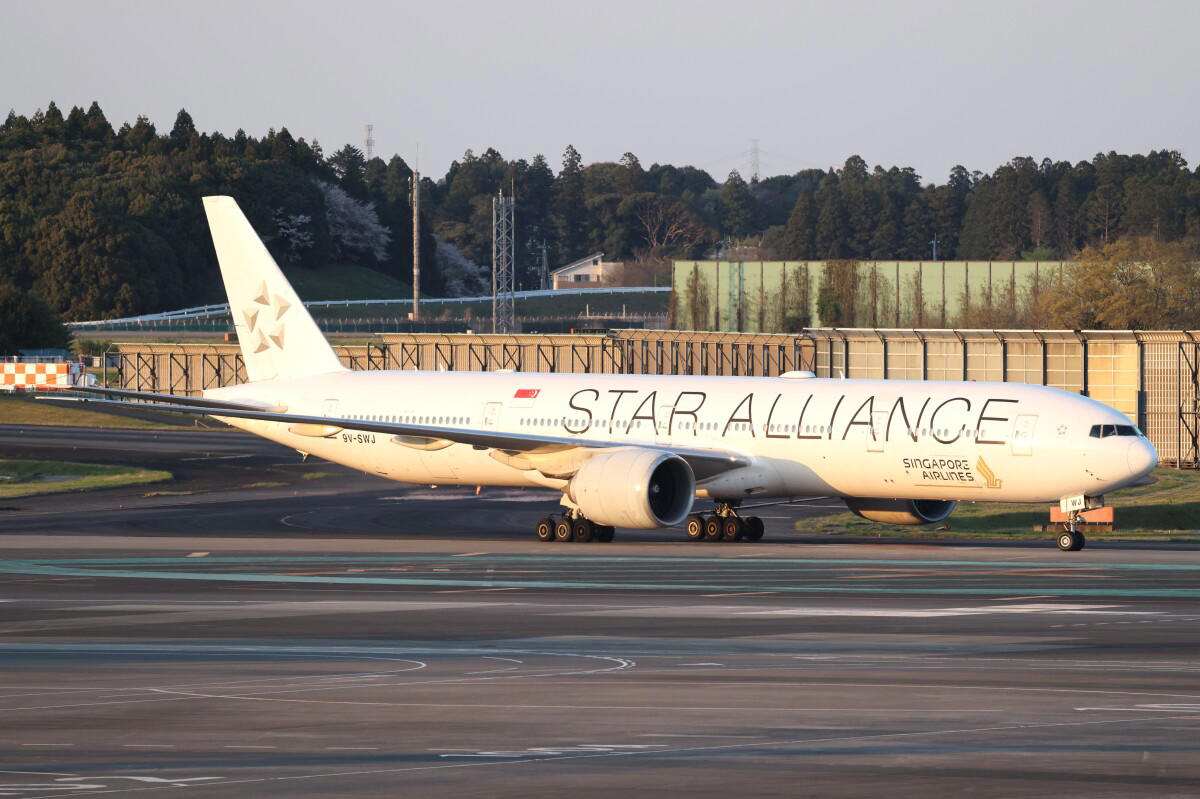 ボーイング737 MAX 9 初飛行 2017年4月13日, Su-34 初飛行 1990年4月13日, アエロフロート・ロシア航空 スカイチーム加盟 2006年4月14日, B-52 初飛行 1952年4月15日, JAL 東京〜ソウル線開設 1964年4月15日, T-45 ゴスホーク 初飛行 1988年4月16日, フェデラル・エクスプレス(現フェデックス・エクスプレス) 運航開始 1973年4月17日, 成田空港 B滑走路供用開始 2002年4月18日, 神戸空港第2ターミナル開業、国際線運航開始 2025年4月18日, グラマンA-6 初飛行 1960年4月19日