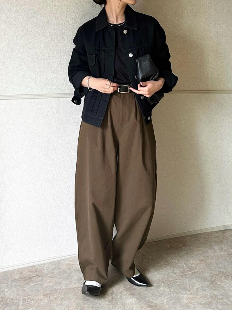 なめらかな肌触り♡スーピマコットンT, Style①シルエットで魅せる、大人バランス, Style②レースでひとさじ、黒Tの抜け感アップ, Style③シャツアレンジで更新。黒Tを爽やかに