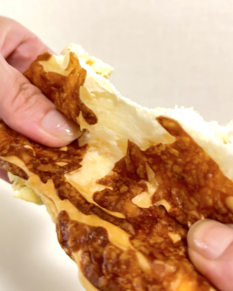 超も～っちり食感のファミマ「チーズパン」, これはおつまみ！, もっちりしっとり「チョコメロンパン」, 超も～っちりなパンが売れているらしい