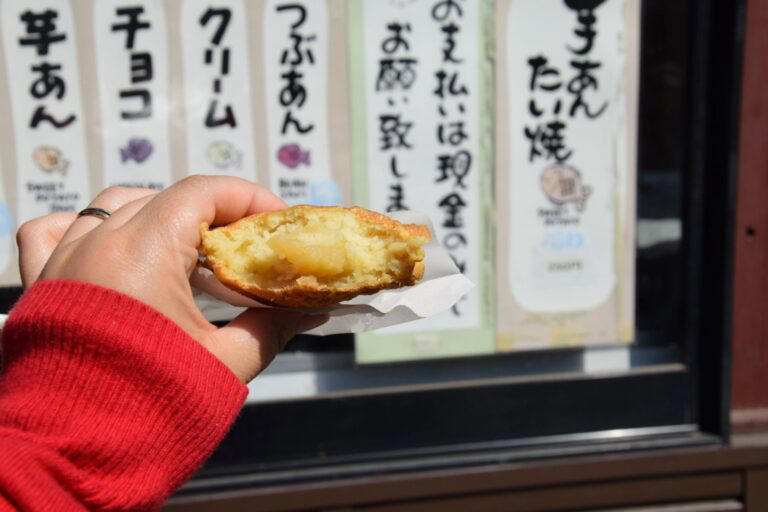 空いっぱいに泳ぐ美しい鯉のぼりたち, 食べ歩きのスタートはここから！「小江戸 桜」, 埼玉名物「みそポテト」で小腹満たし, レトロな空気漂う「菓子屋横丁」へ, 老舗和菓子店でひと休み「亀屋 菓子屋横丁店」, ここでしか味わえない限定の一品, 懐かしさ感じる昔ながらのたい焼き「かわしま屋」, 外カリッ、中とろ〜りの贅沢食感, 見ているだけで楽しいカラフルな飴の世界「玉力製菓」, 子どもが夢中になる可愛いごほうび, 春の川越で、心ほどけるひとときを