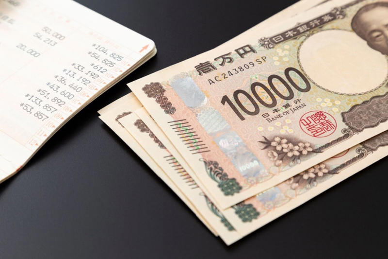 日本の公的年金制度、基本の「2階建て構造」を解説, 1階部分：国民年金の仕組み, 2階部分：厚生年金の仕組み, 厚生年金の受給額、月15万円以上を受け取る人の割合は？, 【男女計】厚生年金受給額の分布状況, 【男女別】厚生年金受給額の分布から見える実態, 女性の平均受給月額, ご自身の年金見込額を確認し、将来の資金計画を