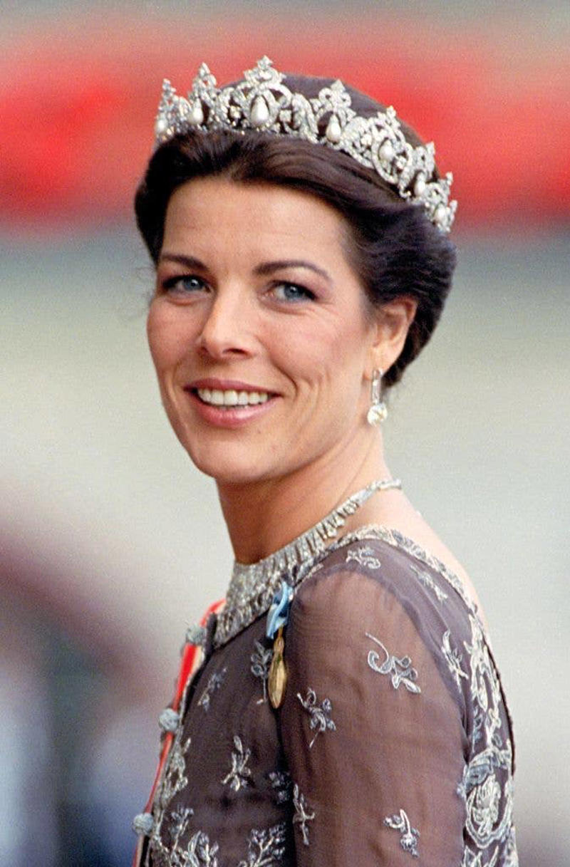 Aphrodite and the origin of eternal elegance, The elegance of Monaco in the key of pearls, Two styles, one tradition, The legacy of Maria Cristina in Queen Letizia, When pearls reach their 'Maximum' expression