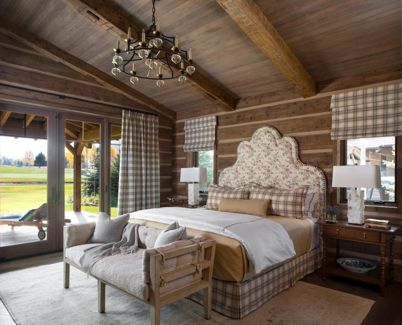 What’s the Magic Number of Bed Pillows?, Don’t Do Any Fewer…, …And Don’t Do More, Choose a Complementary Color Scheme