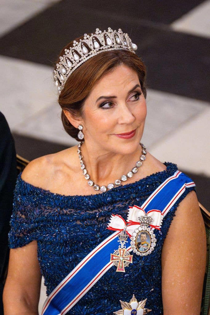 Aphrodite and the origin of eternal elegance, The elegance of Monaco in the key of pearls, Two styles, one tradition, The legacy of Maria Cristina in Queen Letizia, When pearls reach their 'Maximum' expression