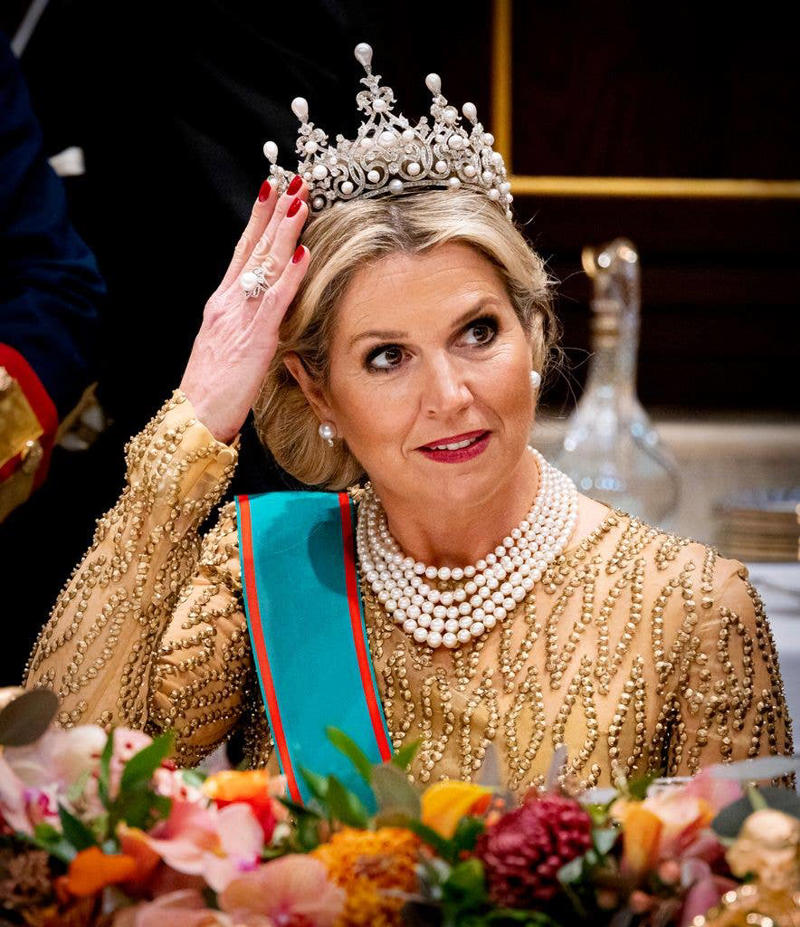 Aphrodite and the origin of eternal elegance, The elegance of Monaco in the key of pearls, Two styles, one tradition, The legacy of Maria Cristina in Queen Letizia, When pearls reach their 'Maximum' expression