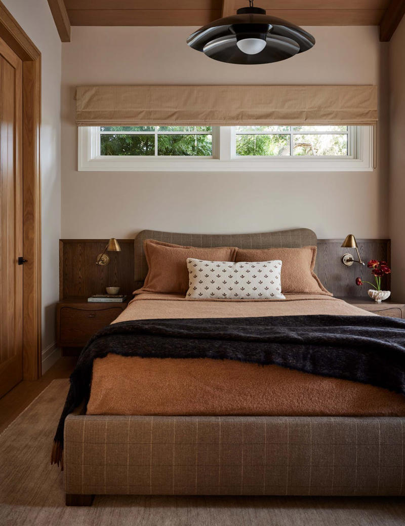 What’s the Magic Number of Bed Pillows?, Don’t Do Any Fewer…, …And Don’t Do More, Choose a Complementary Color Scheme