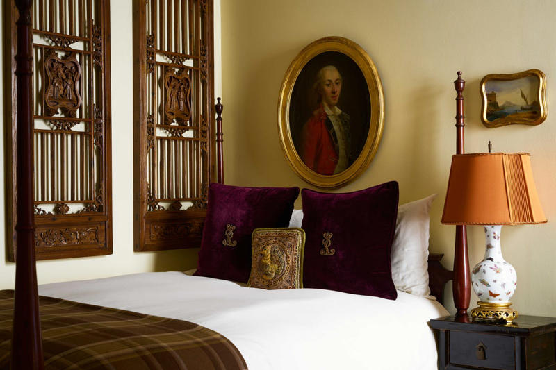 What’s the Magic Number of Bed Pillows?, Don’t Do Any Fewer…, …And Don’t Do More, Choose a Complementary Color Scheme