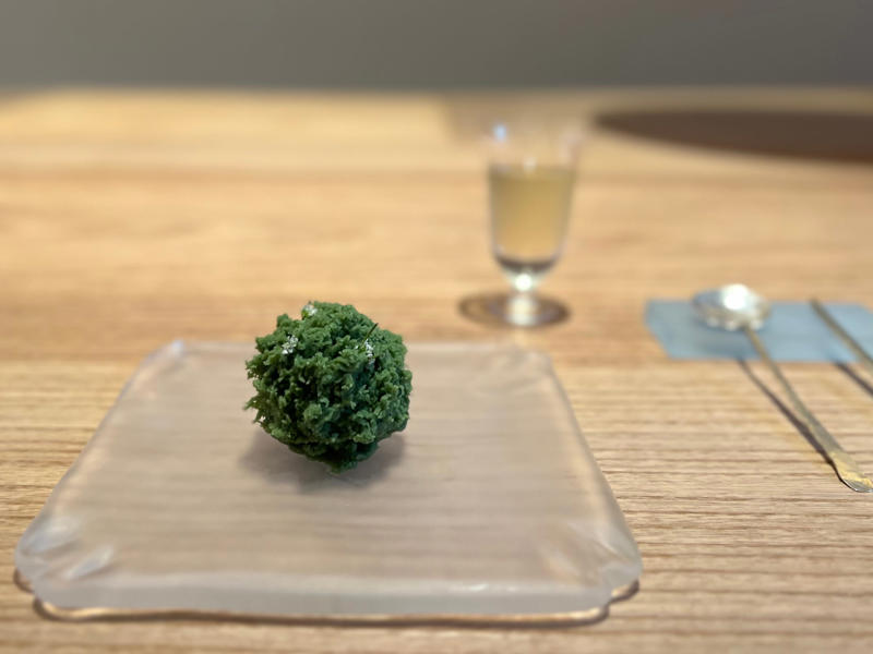 現代の感性で紡ぐ日本の料理, 名店のバトンを受け継ぐ割烹, ３．ニューオリエンタル【五条】, 台湾式蒸しスープがしみわたる, 伊勢志摩直送の魚介と吉田パンを, ５．御菓子丸喫茶【烏丸御池】, 五感で味わう和菓子コース, 写真から着想を得たデザートを, ７．ドノマスタジオ【紫野】, 自由度が高い陶芸体験, ８．form 歩く鳥【神宮丸太町】, 人気ヴィンテージショップの新展開, 日常と非日常が共存する町家ステイ